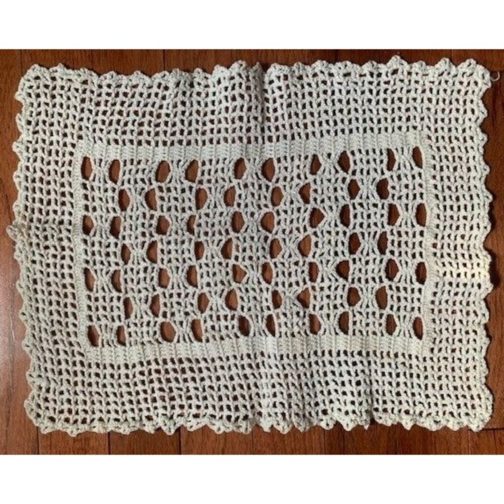 Vintage Hand-Crocheted Lace Rectangular Doily 11.5" x 15" Beige Patterned Table